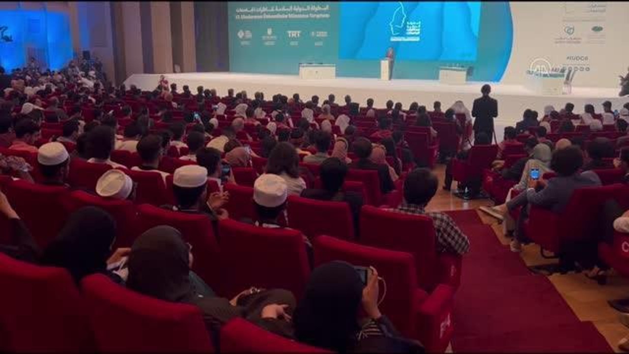 İbn Haldun Üniversitesi, Uluslararası Üniversiteler Münazara Yarışması'nda şampiyon oldu