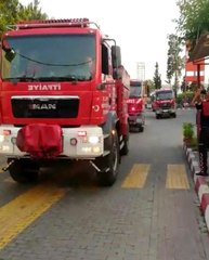 Büyükşehir ekipleri sirenler eşliğinde Marmaris'e yola çıktı