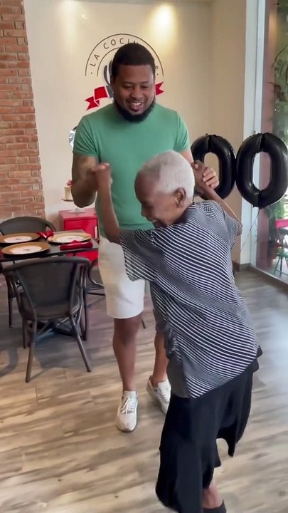 Así celebró sus 100 años la abuela de Lápiz Conciente