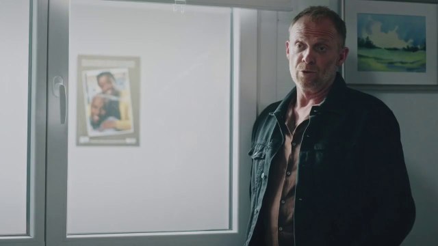 Plus Belle la Vie - Eric ouvre son coeur à Simon...