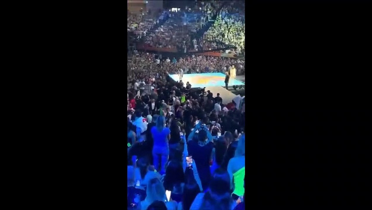 MAD VMA 2022: Σκηνές ντροπής! Η στιγμή που η Έλ...