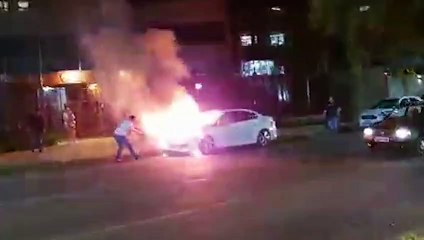 Internauta flagra Fluence em chamas na Rua Minas Gerais