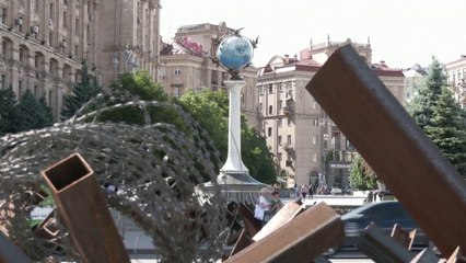 رغم الانسحاب الروسي.. آثار المعارك حاضرة في شوارع كييف وأذهان السكان