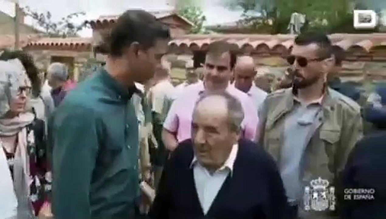 Este valiente hombre zamorano que se dirige a Sánchez no tiene un pelo de tonto y le dice algo muy importante, que ha pasado desapercibido