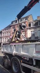 Chien costumisé de la Grand-Place de Huy a été déplacé