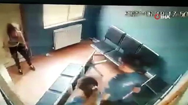 Esnafa saldırıp araçların üzerinde dans eden genç kız karakolu birbirine kattı