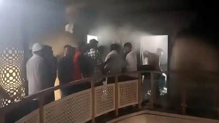 VIDEO: शार्ट सर्किट से लगी आग, सामान हुआ खाक