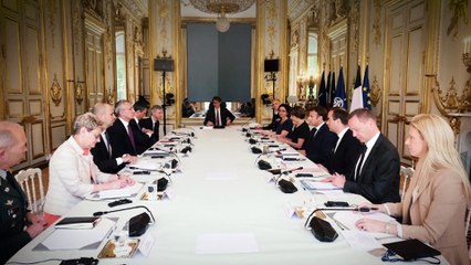 Czy dla Emmanuela Macrona po wyborach "nic się nie stało"?