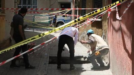 Şanlıurfa'da çöken yolun altından Roma dönemine ait tünel çıktı