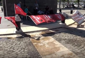 Son dakika... Meydanda kendini yaktı, hastanelik oldu