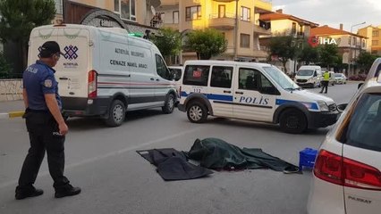 Motosiklet ile otomobil çarpıştı: 1 ölü