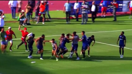 فيديو اعتداء الجماهير على لاعبي الترجي