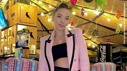 Luisa W presumió con gran sopresa su pronunciada barriguita