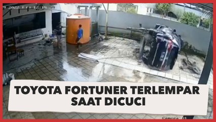 Viral! Fortuner Terlempar saat Dicuci