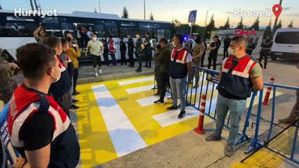 Kocaeli'de 136 düzensiz göçmen ülkelerine gönderildi