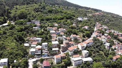 Uludağ yolunda navigasyon uçuruma sürüklüyor...Pankart ile tedbir aldılar