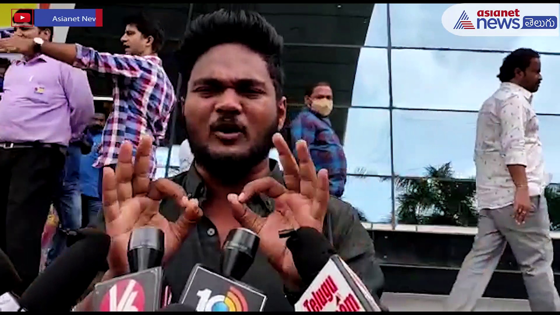 7 డేస్ 6 నైట్స్ పబ్లిక్ టాక్: గోవాలో బ్యాచిలర్ పార్టీ ... రాధే శ్యామ్ క్లైమాక్స్