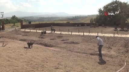 Selçuklu Meydan Mezarlığı'nda yeni mezarlar ve mimari yapılar gün yüzüne çıktı
