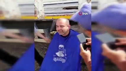 Mahallenin su sorunu çözüldü, 2 yıldır sakal uzatan muhtar sakallarını kesti