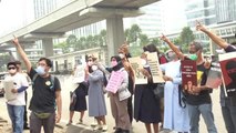 Endonezyalı insan hakları savunucularından Malezya Büyükelçiliği önünde gösteri