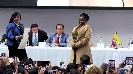 Petro recebe credenciais como próximo presidente da Colômbia