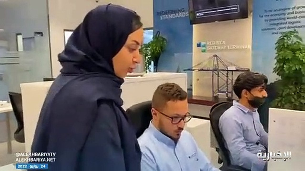 سعودية تدير عمليات السفن والحاويات بميناء جدة الإسلاميّ