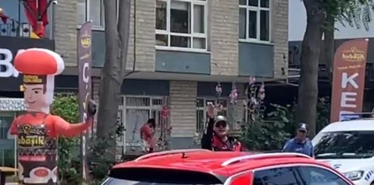 Son dakika haber | Başına silah dayayan şahsı polisler ikna etti