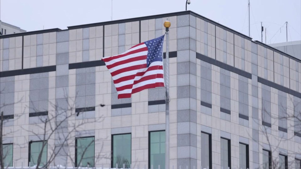 Russischer Abgeordneter fordert Angriff auf US-Botschaft in Kiew