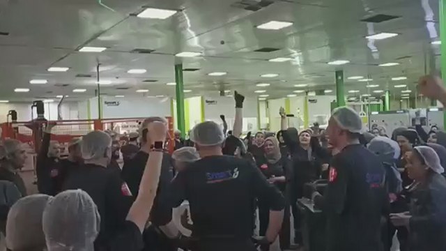 Smart Solar’da işçiler kendini fabrikaya kilitledi