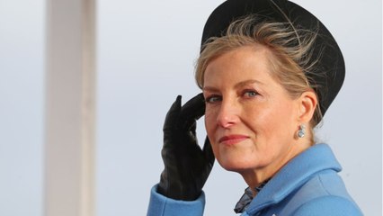 GALA VIDEO - Sophie de Wessex et Sarah Ferguson, l’ex du prince Andrew, se retrouvent pour une triste occasion…