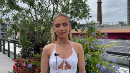 Ana Mena balla da sola con "Mezzanotte"