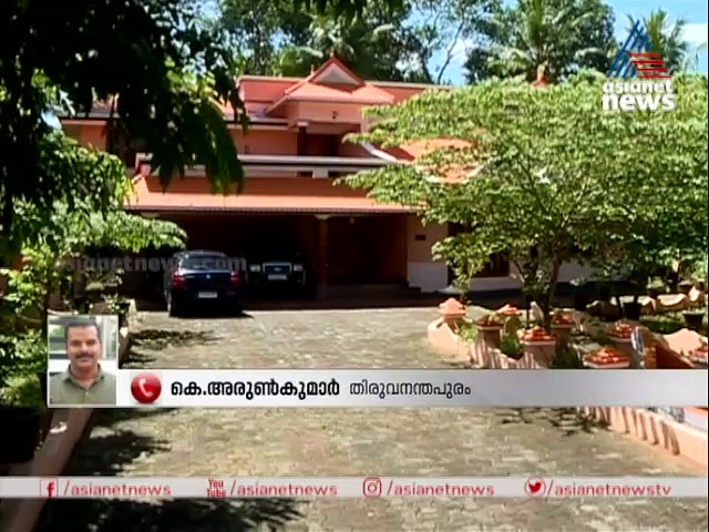 കോണ്‍സുലേറ്റില്‍ നിന്ന് പുറത്താക്കിയ ശേഷവും വിമാനത്താവളത്തില്‍ സരിത്തിന്റെ സ്വൈരവിഹാരം