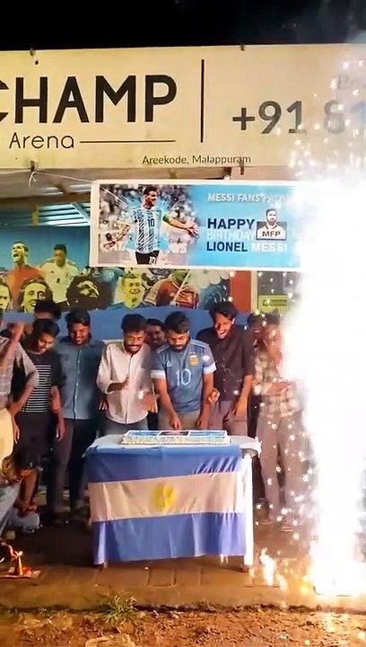 festejos por messi en la india.mp4