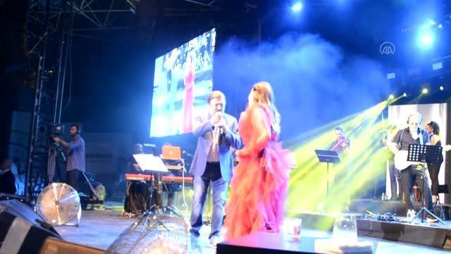 Son dakika haberleri... Uluslararası Bursa Festivali nde Selami Şahin ve Burcu Güneş sahne aldı