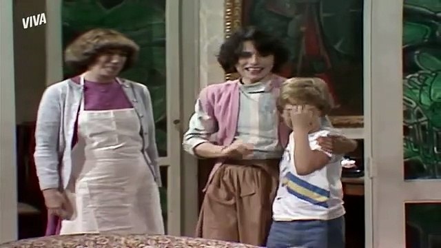 Novela Amor com Amor se Paga (1984) - Nonô briga com Santusa para ficar com Zezinho