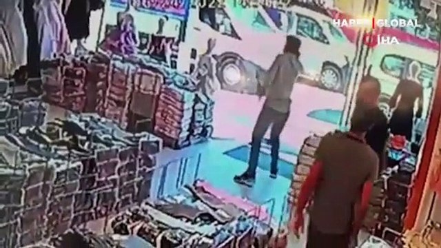 Fatih’te dehşet! Aracından indirdiği şahsı bacağından vurup gasp etti