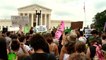 احتجاجات ترفض إلغاء حق النساء في الإجهاض في أميركا