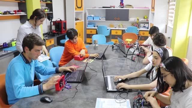 Bilim Sanat Merkezi öğrencisi, engelli öğrenciler için uzaktan takip cihazı tasarladı