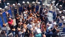 Cumartesi Anneleri'ne Galatasaray Lisesi önünde polis müdahalesi! Gözaltılar var...