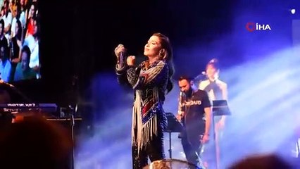 Bursa Festival'inde Selami Şahin ve Burcu Güneş sahne aldı