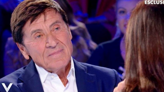 Gianni Morandi, succede l’impensabile durante il concerto
