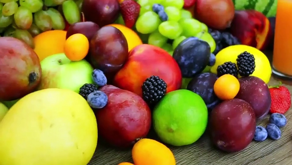 दिवाली के दौरान अपनी त्वचा की देखभाल करें; इस वीडियो के साथ जानें कैसे