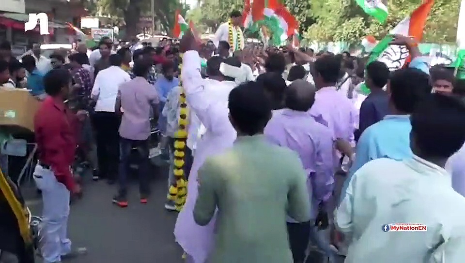 #MP चुनाव- सागर में नामांकन भरने जा रहे कांग्रेसी नेता के बैल भड़के(वीडियो)