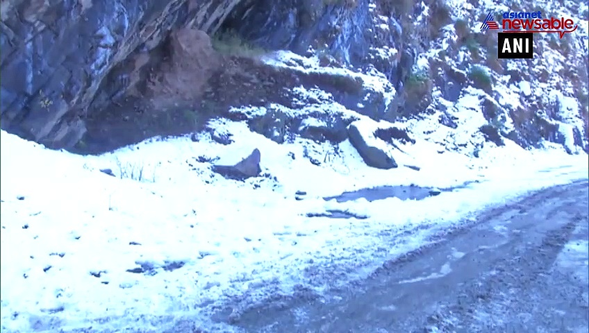 Avalanche in Jammu and Kashmir: Army personnel rescue 3 porters