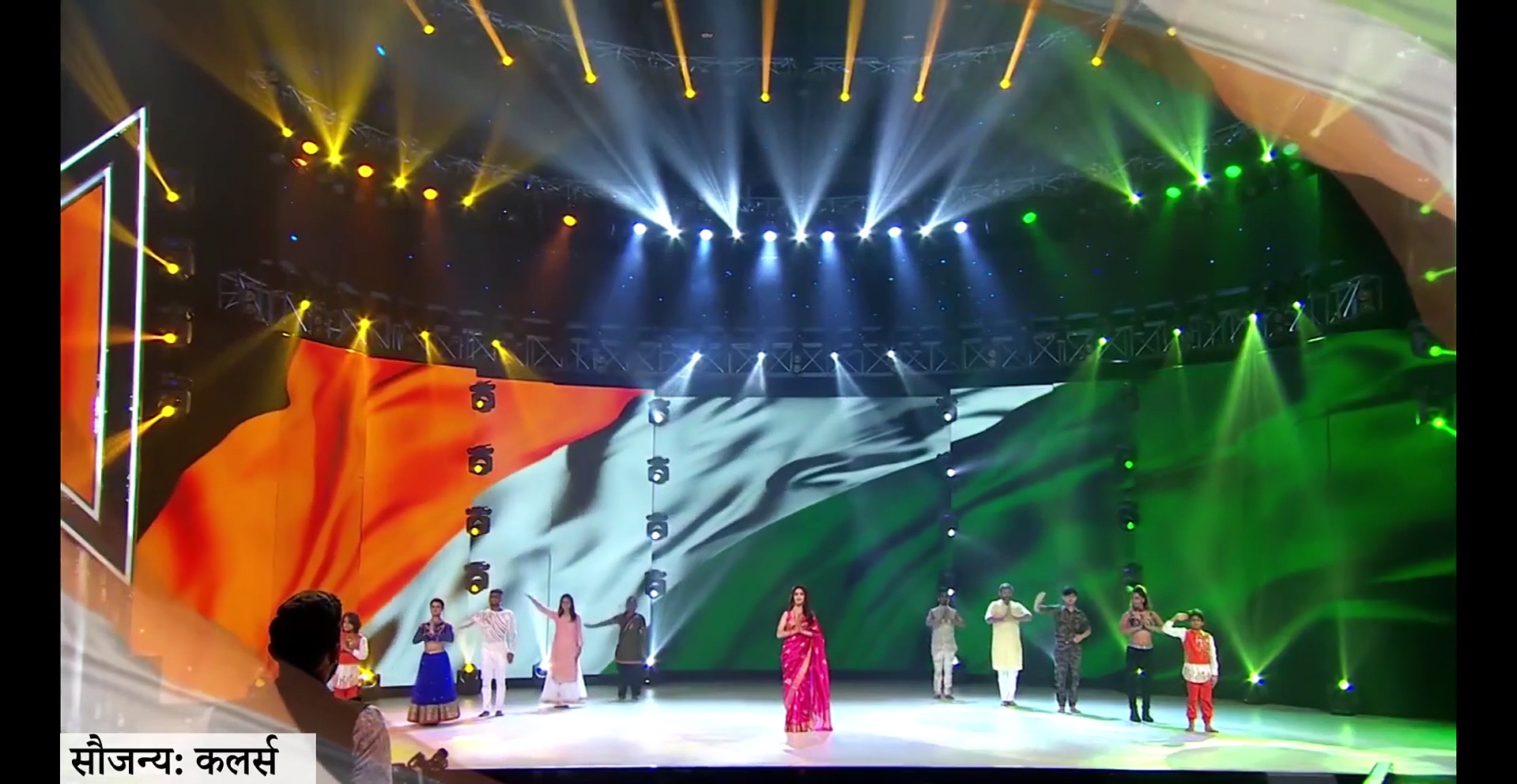 'डांस दीवाने 2' के मंच पर आजादी का जश्न, माधुरी दीक्षित ने दिखाए डांस मूव्ज