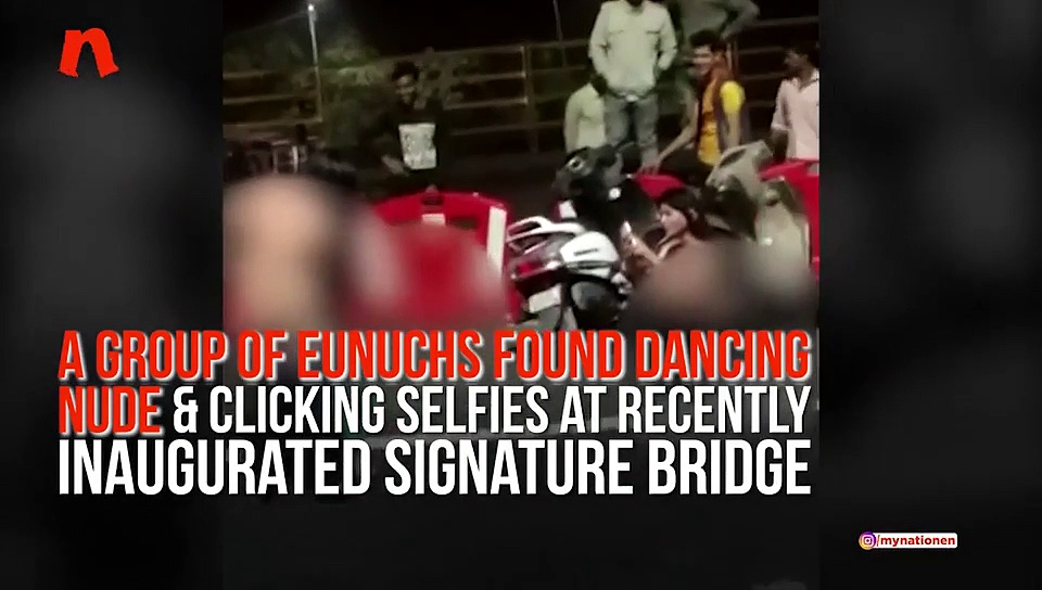 Eunuchs greet Delhi's latest bridge in 'Signature' style