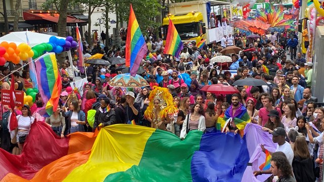 À Paris, la Marche des Fiertés en alerte sur « un retour en arrière » des droits LGBT