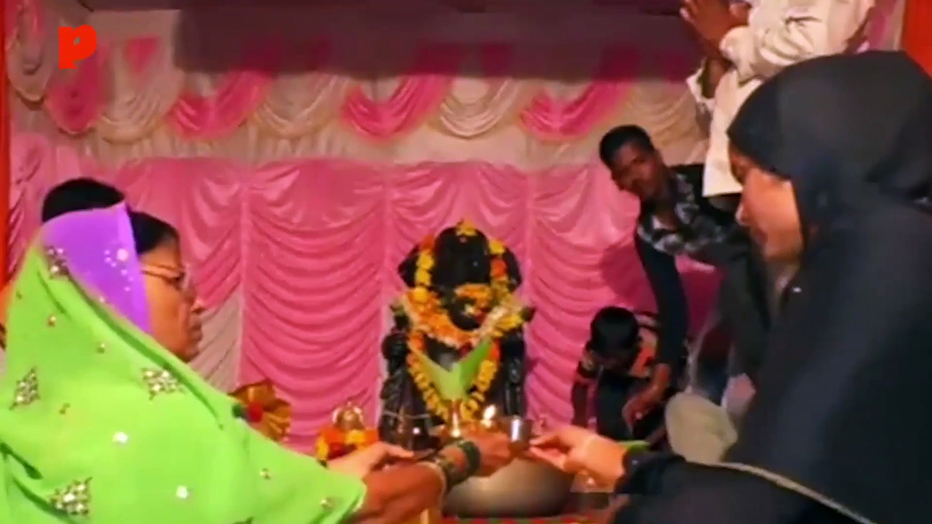 Karnataka: Muslims offer pooja to Ganesha, sing song of harmony in unison (Video)