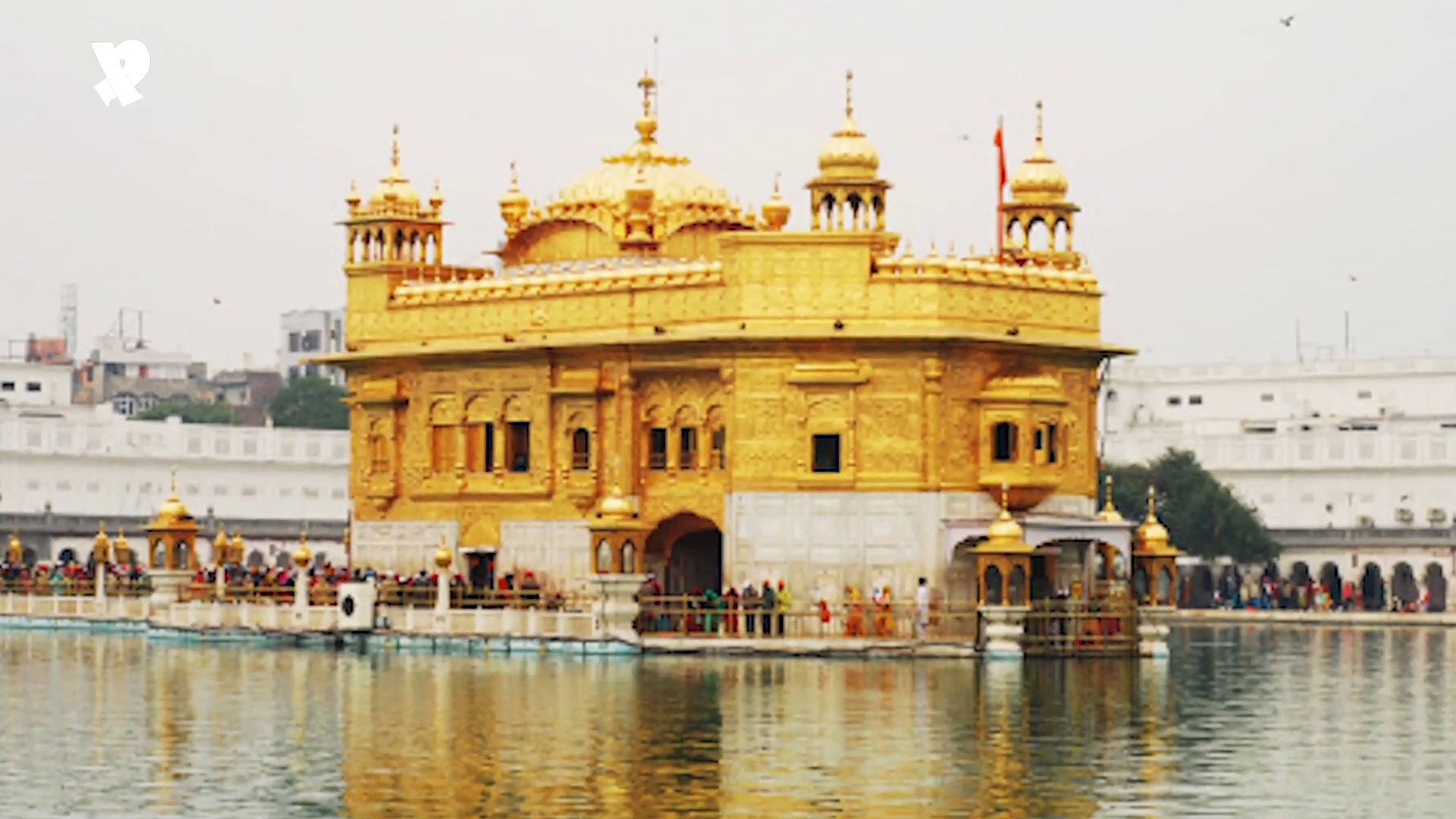 Manmarziyaan star Abhishek Bachchan visits Golden Temple