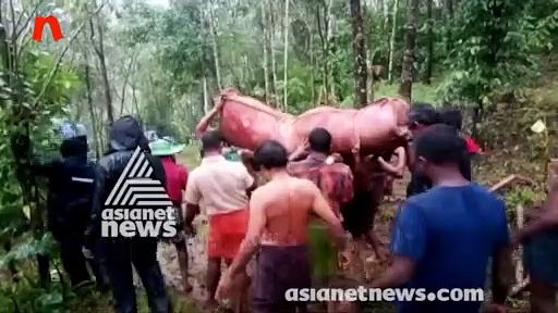 Kerala floods: Nation salutes dedication of this National Disaster Response Force worker